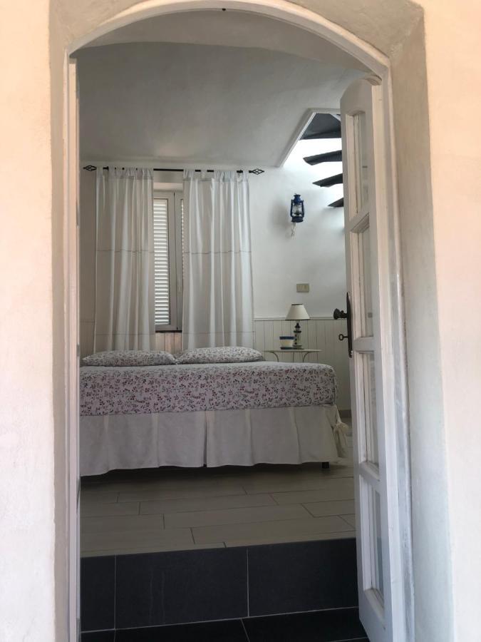 Villa Casa Relax, un uliveto sul mare. Diano San Pietro Esterno foto