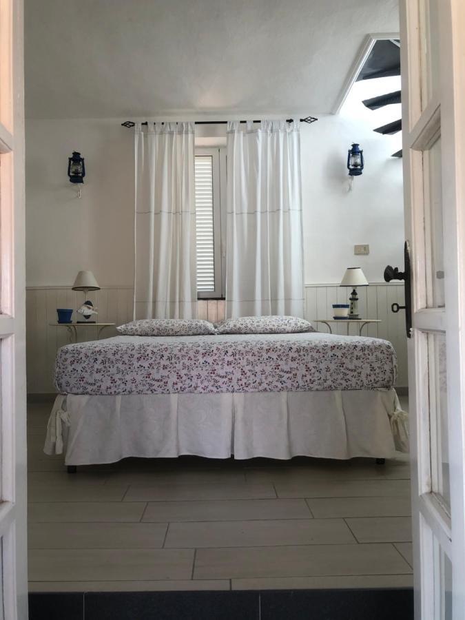 Villa Casa Relax, un uliveto sul mare. Diano San Pietro Esterno foto
