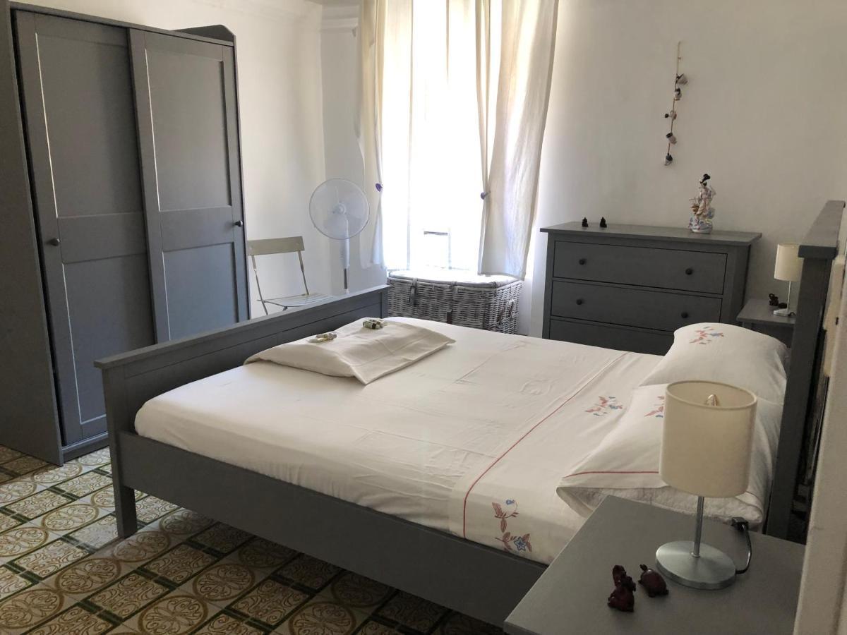 Villa Casa Relax, un uliveto sul mare. Diano San Pietro Esterno foto