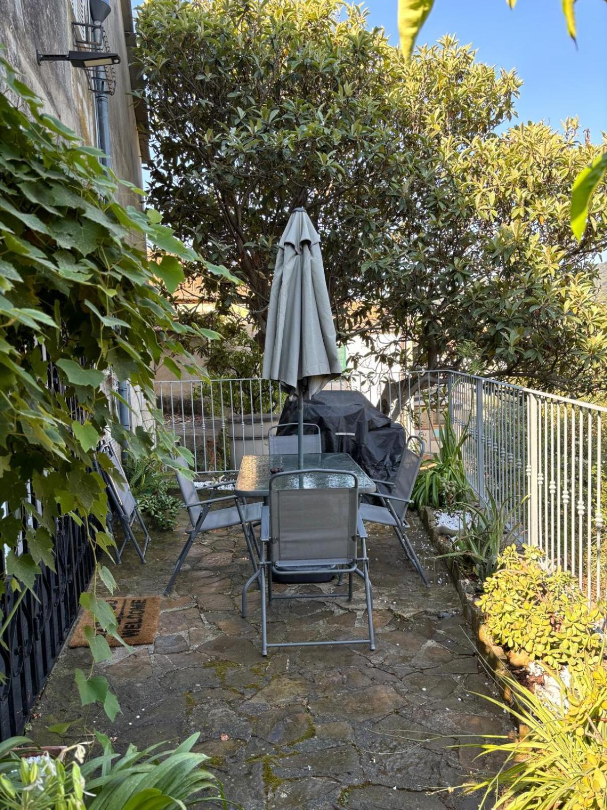 Villa Casa Relax, un uliveto sul mare. Diano San Pietro Esterno foto